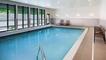 Indendørs pool