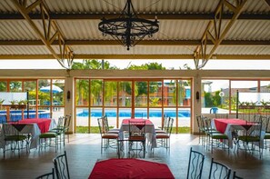 Free daily continental breakfast - Hotel Campestre Tacurrumbi (Circasia)