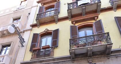 IzzHome City Center Cozy