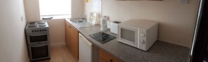 Private kitchen - Royal Windsor Holiday Apartments (Blackpool)