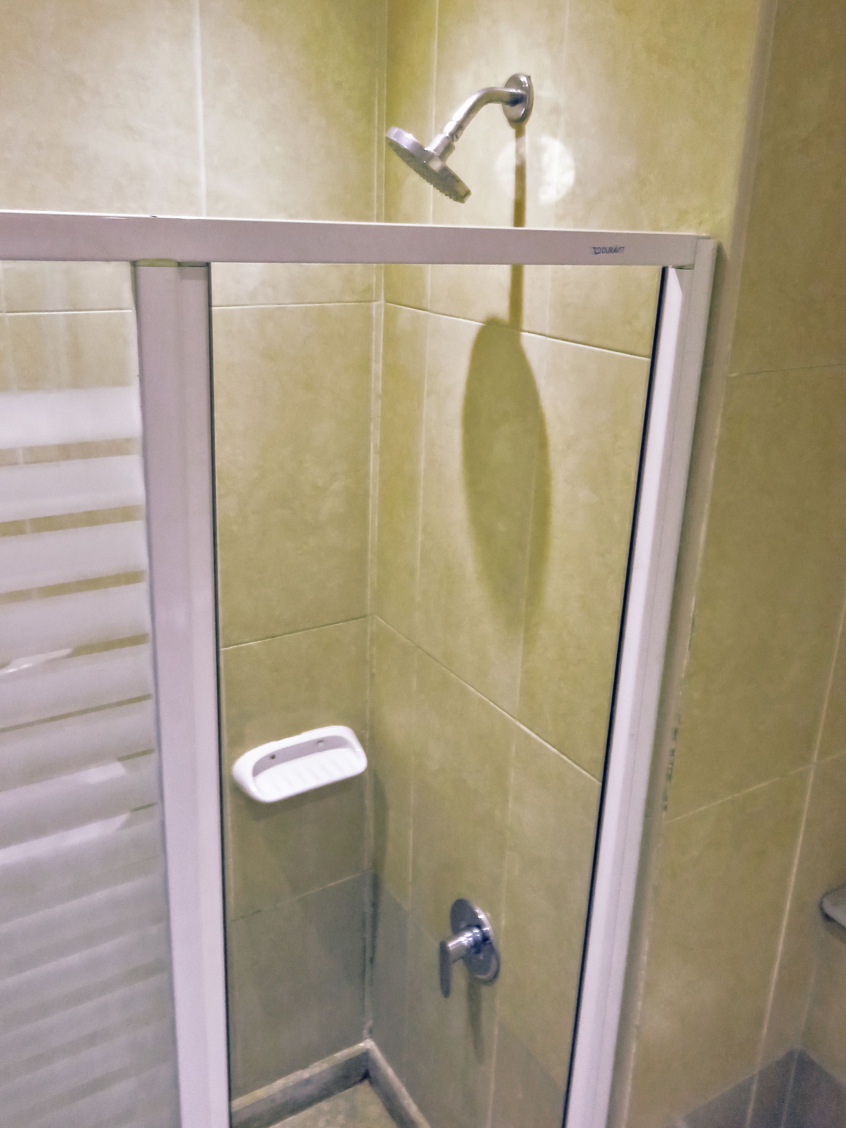 Habitación estándar con 1 cama doble o 2 individuales, vistas a la ciudad | Baño