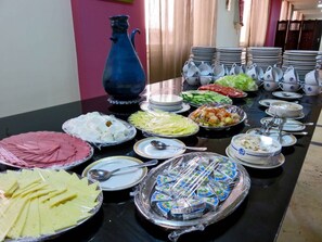 Desayuno estilo bufé