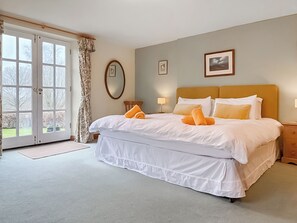 3 bedrooms, free WiFi, bed sheets