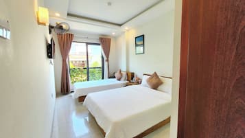 Minibar, desk, soundproofing, iron/ironing board