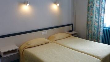 Room | Desk, iron/ironing board, bed sheets