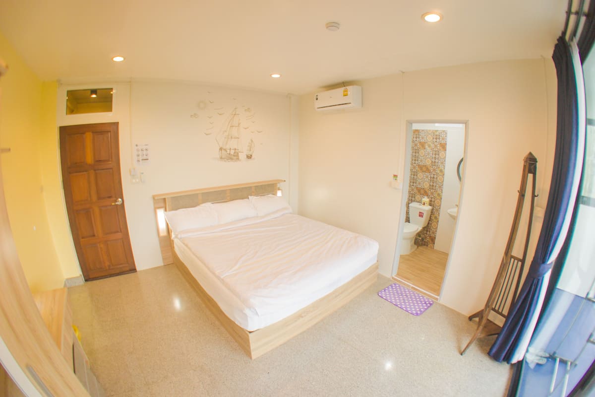 Superior Room (Sky Room) | ミニバー、WiFi (無料)、ベッドシーツ