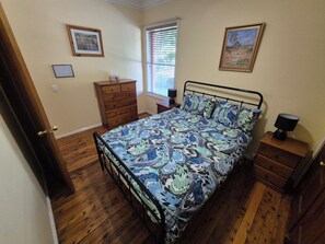 4 bedrooms, iron/ironing board