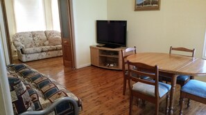 Smart TV - "Torakina"4 Pether St Talbingo  (Talbingo)