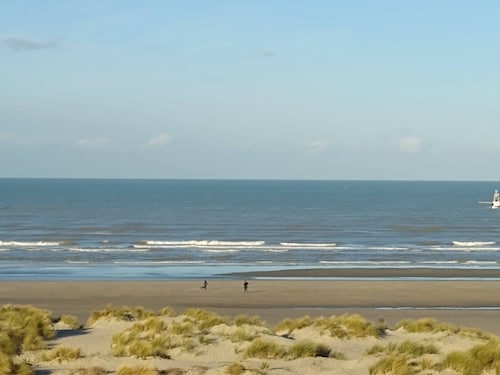 Villa Oostduinkerke, 400m sea+dunes,quiet+green+much light, 6p+baby,3bed+2bath