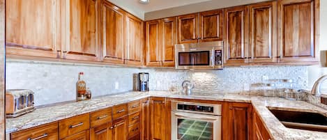 Condo, 3 Bedrooms (Family) | Private kitchen