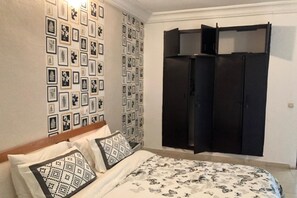 Economy Apartment | Desk, laptop workspace, iron/ironing board, free WiFi