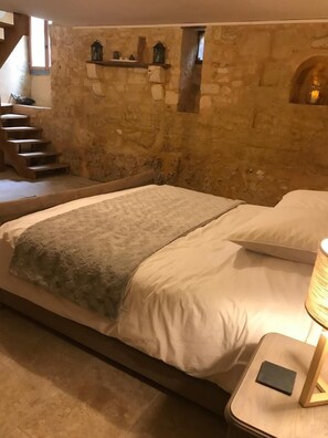 3 chambres, fer et planche à repasser, Wi-Fi gratuit, draps fournis