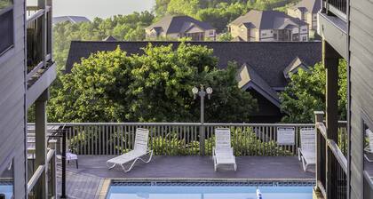 Treehouse Condo Lake Resort