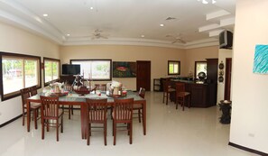 International cuisine, pool views 