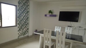 都會公寓 | 房內用餐區
