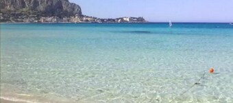 Apartment newly renovated 2 minutes from the gorgeous beach Monello