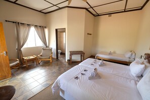 Triple Room | Iron/ironing board, bed sheets - Duwisib Guestfarm (Maltahohe)