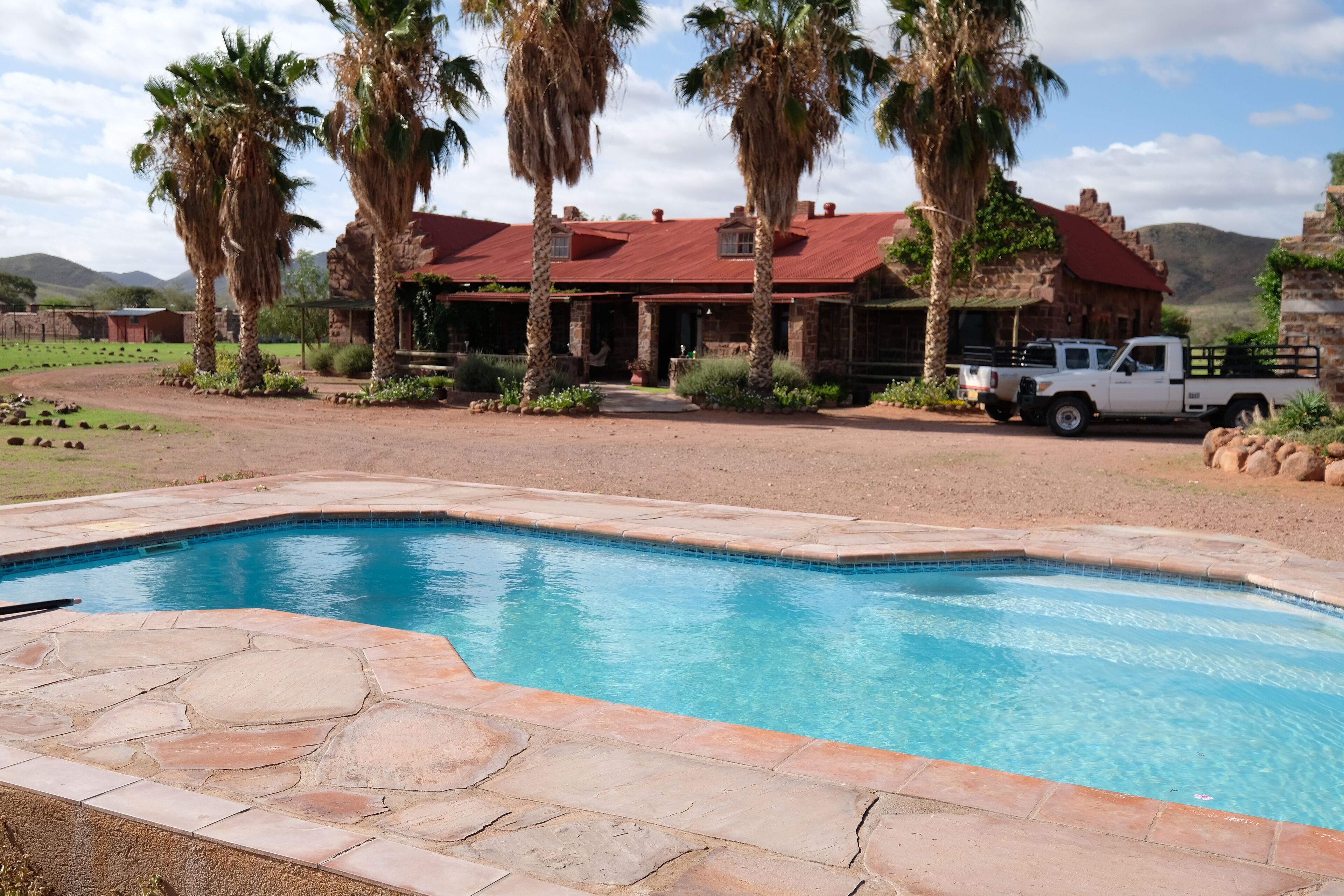 ด้านหน้าที่พัก