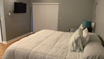 3 bedrooms, iron/ironing board, travel crib, WiFi (free)