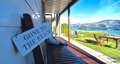 Hector's Tiny House - Akaroa Holiday Home