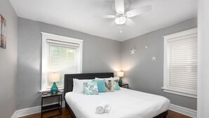 Comfort Apartment, 1 Bedroom, Non Smoking, Kitchen - Central Garden Getaways Corp Rentals by NamaStay (St. Louis)