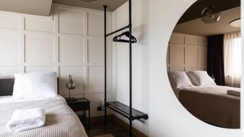 Minibar, WiFi (free), bed sheets