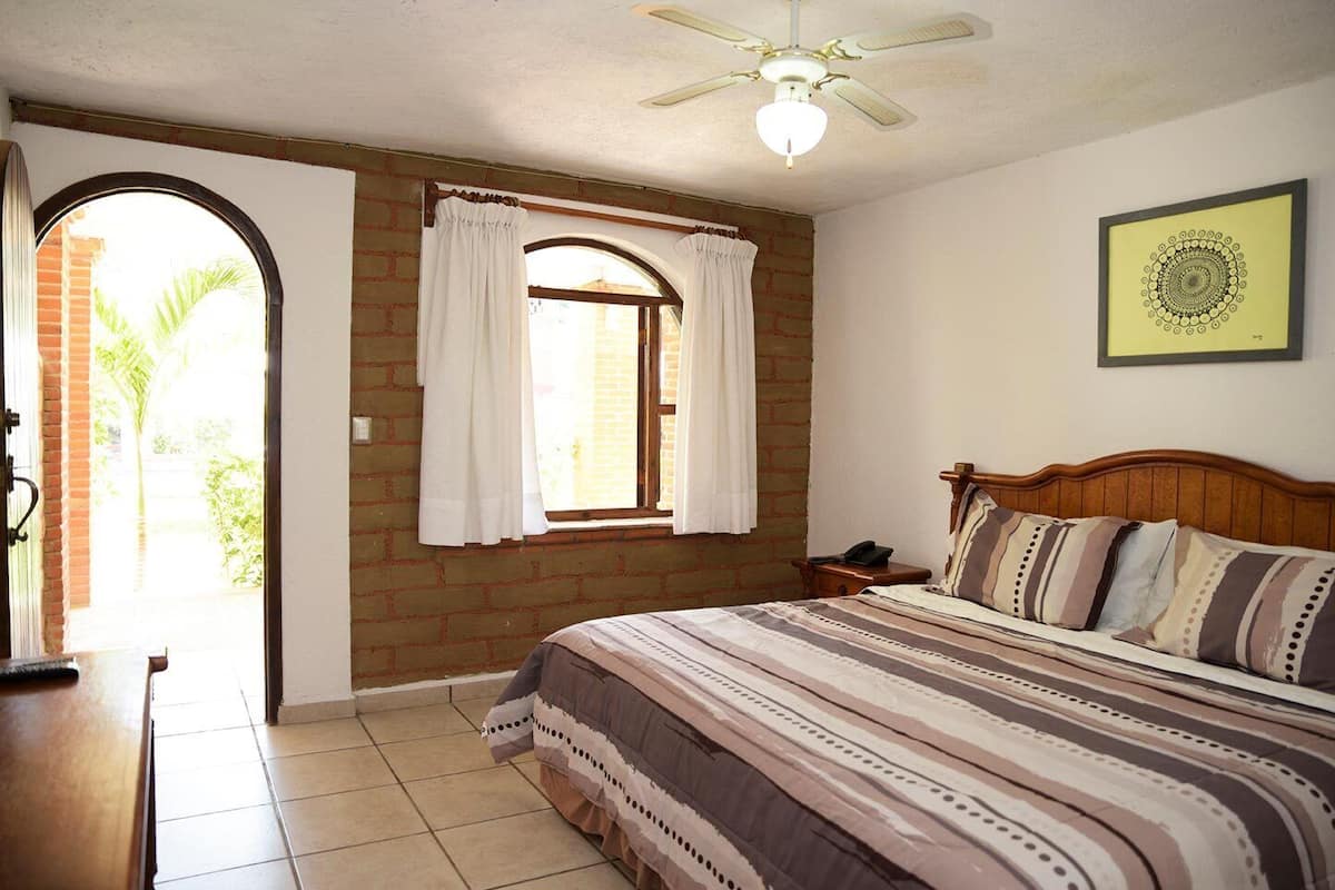 Comfort Double Room | Free WiFi, bed sheets