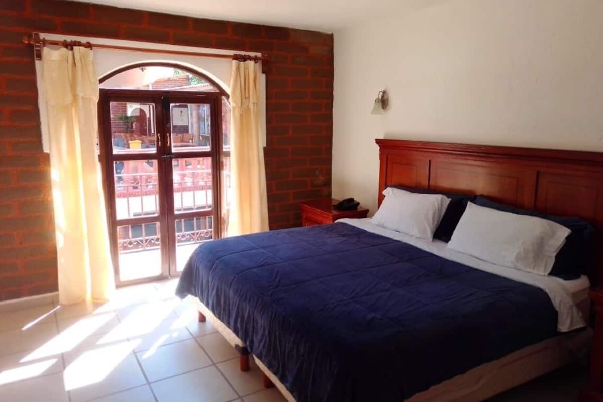 Deluxe Double Room | Free WiFi, bed sheets