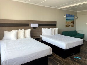 Individually furnished, desk, blackout curtains, soundproofing - Simple Life Motel (Ocean City)