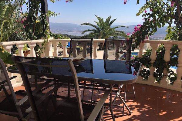Al fresco dining