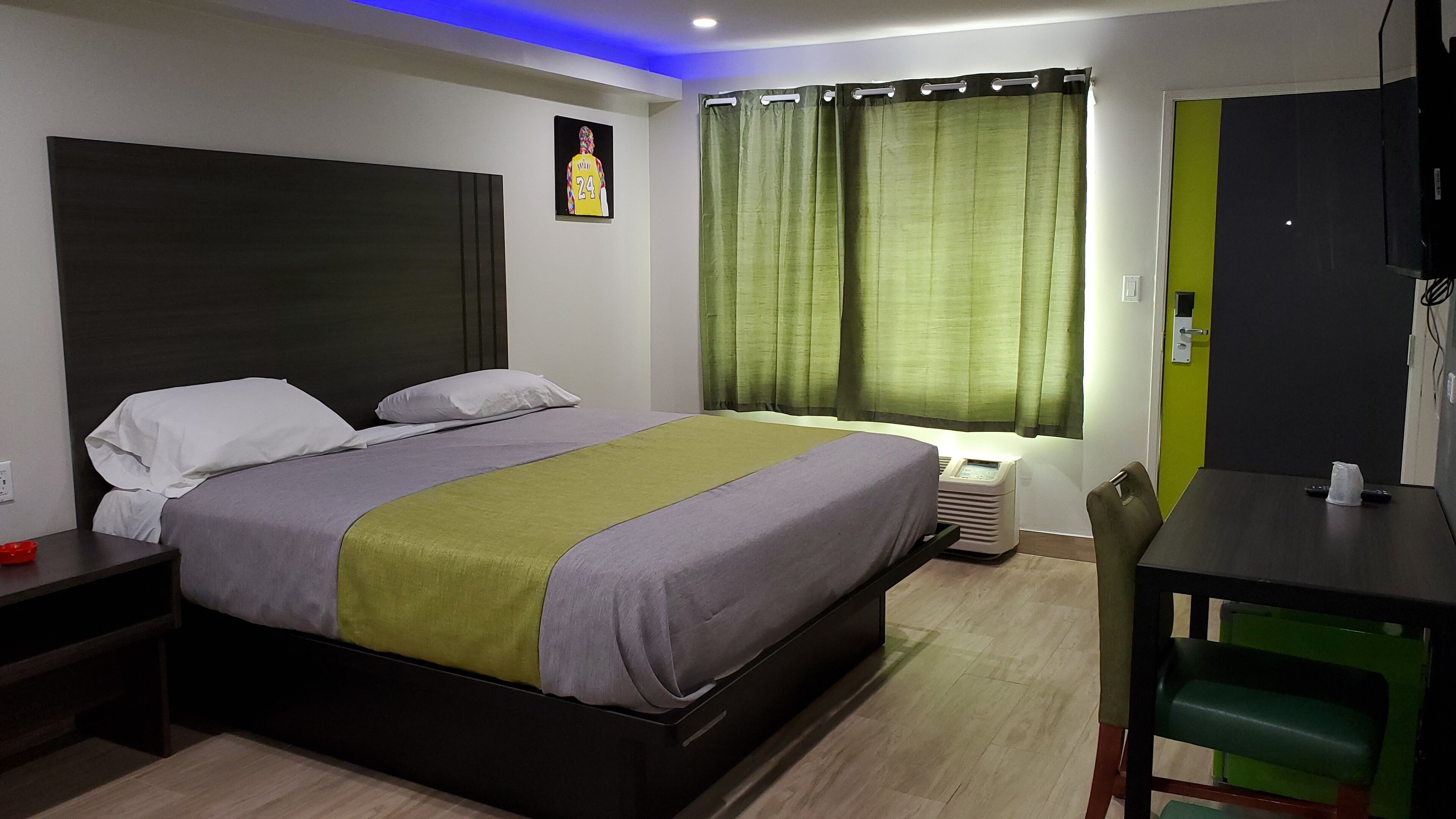 King Room | Bathroom