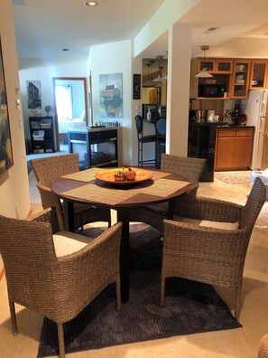 Dining - Welcome to Pinnacle Perch – Sunniest Spot in Sudden Valley’s Most Desired Gate (Bellingham)