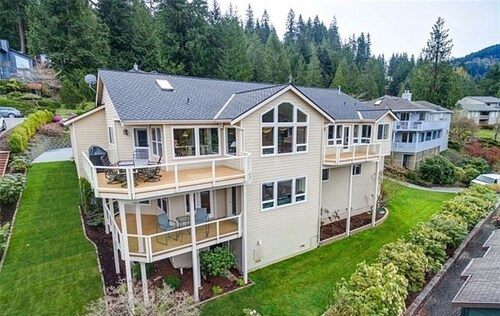 Pinnacle Perch, 5 min walk to Lake whatcom. Golf, Pool, Trails, Biking and View