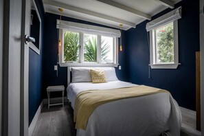 3 bedrooms, iron/ironing board, travel cot, Internet - One Fyfe Beach Bach Waihi Beach (Waihi Beach)