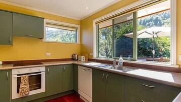 Réfrigérateur, micro-ondes, four, lave-vaisselle