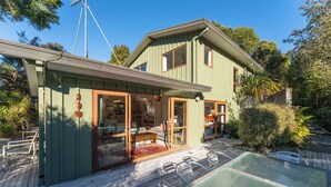Outdoor dining - Ruatotara - Pukawa Holiday Home (Pukawa Bay)