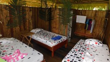 Traditional-Dreibettzimmer | Minibar, Schreibtisch, Verdunkelungsvorhänge