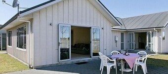 Lochaber Lodge - Acacia Bay Holiday Home