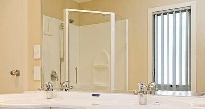 Lochaber Lodge - Acacia Bay Holiday Home