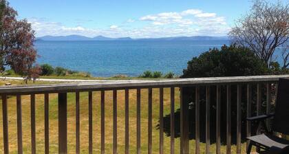 Relax Lakeside - Five Mile Bay Holiday Home