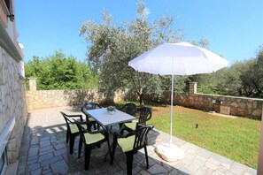 Outdoor dining - Apartment Zinka A4 (Silo - island Krk)