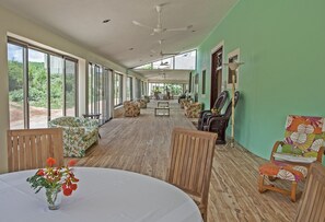 Badstue, boblebad, kroppsbehandlinger og aromaterapi