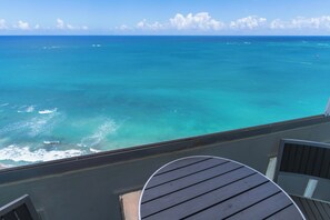 Property grounds - 21st Floor Ocean View + Beachfront + Balcony + Huge Pool (Santurce)