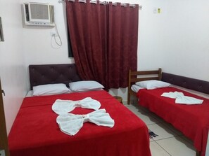 Cortinas blackout, wifi gratis y ropa de cama 