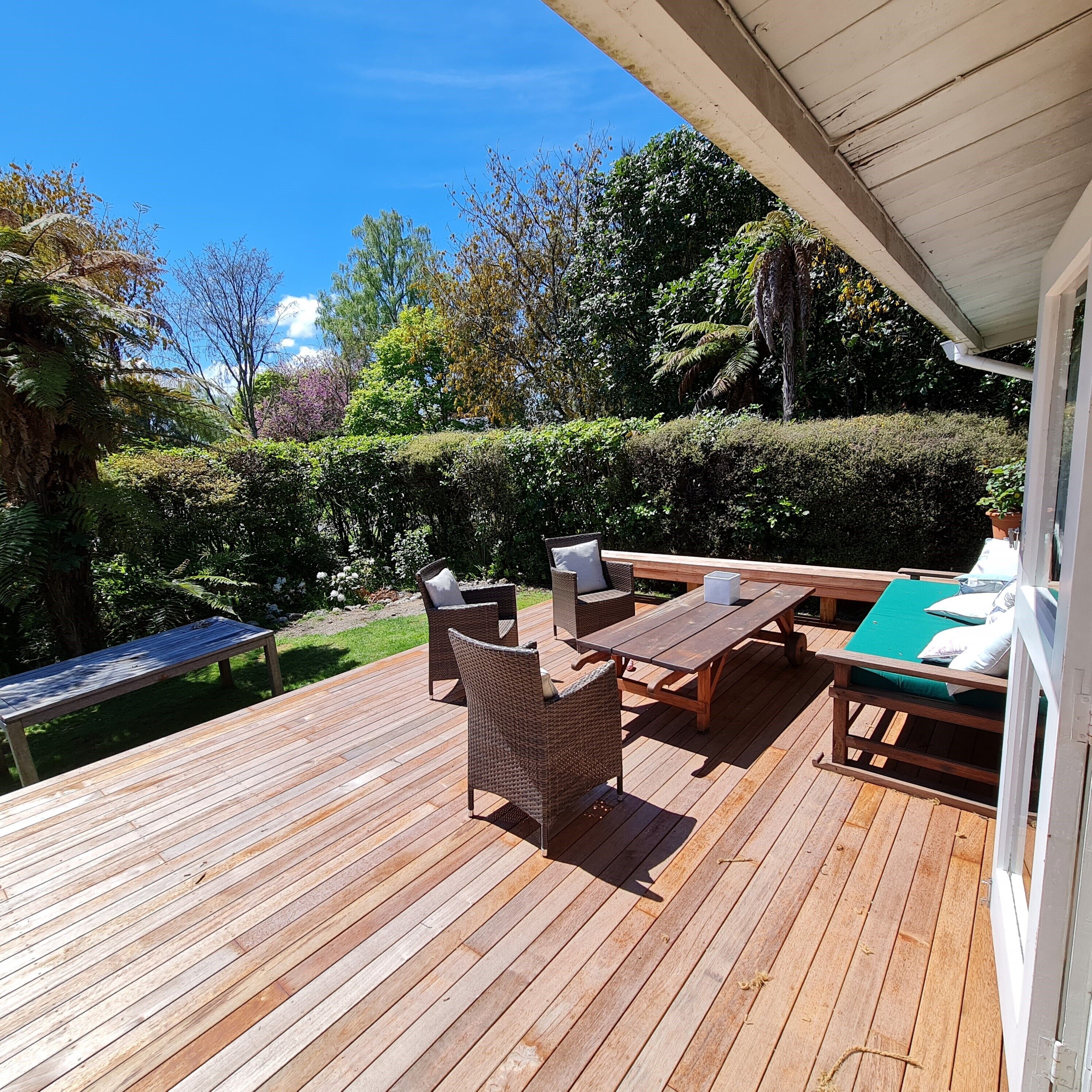 FRONT DECK