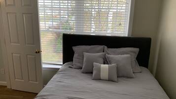 2 bedrooms, iron/ironing board, free WiFi, bed sheets