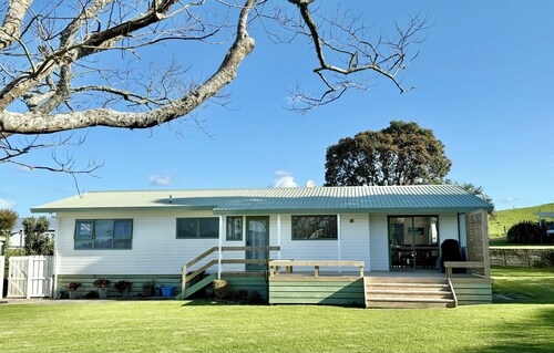 Waihi Getaway - Waihi Beach Holiday Home