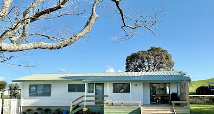 Waihi Getaway - Waihi Beach Holiday Home