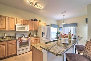 Fridge, microwave, stovetop, dishwasher