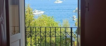 サンタマルゲリータとポルトフィーノの間のビーチから50メートルの広いアパート